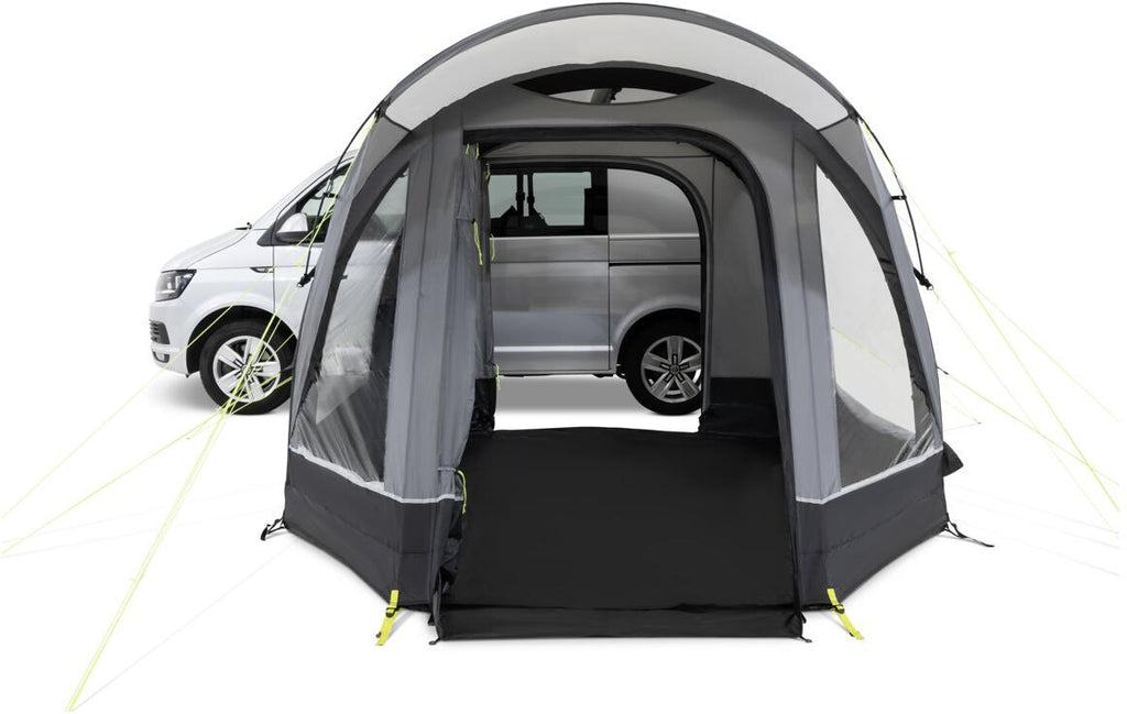 Oppblåsbart bussfortelt Action AIR 290x360cm frittstående - Kampa montert på campingplass