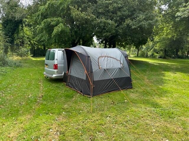 Detalj av oppblåsbart bussfortelt Roadster Air 270x240cm Eurotrail