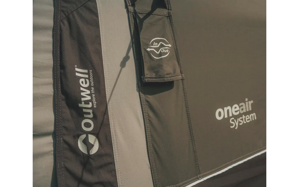 Oppholdsrom i Oppblåsbart familietelt Alabama 6 Air TC for 6 personer - Outwell med dimbart lys