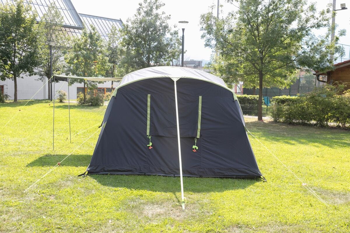 Oppblåsbart familietelt Pure 4 montert i naturen