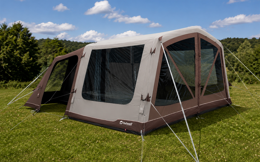 Oppblåsbart familietelt Virginia 5 Air TC for 5 personer - Outwell sett forfra, oppslått på campingplass