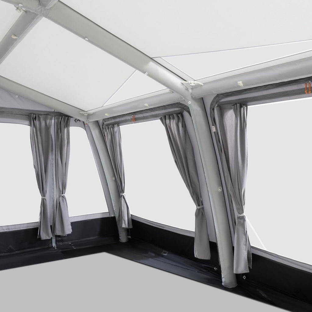 Montert Oppblåsbart fortelt Grande AIR Tour 390x300x295 cm - Dometic ved bobil