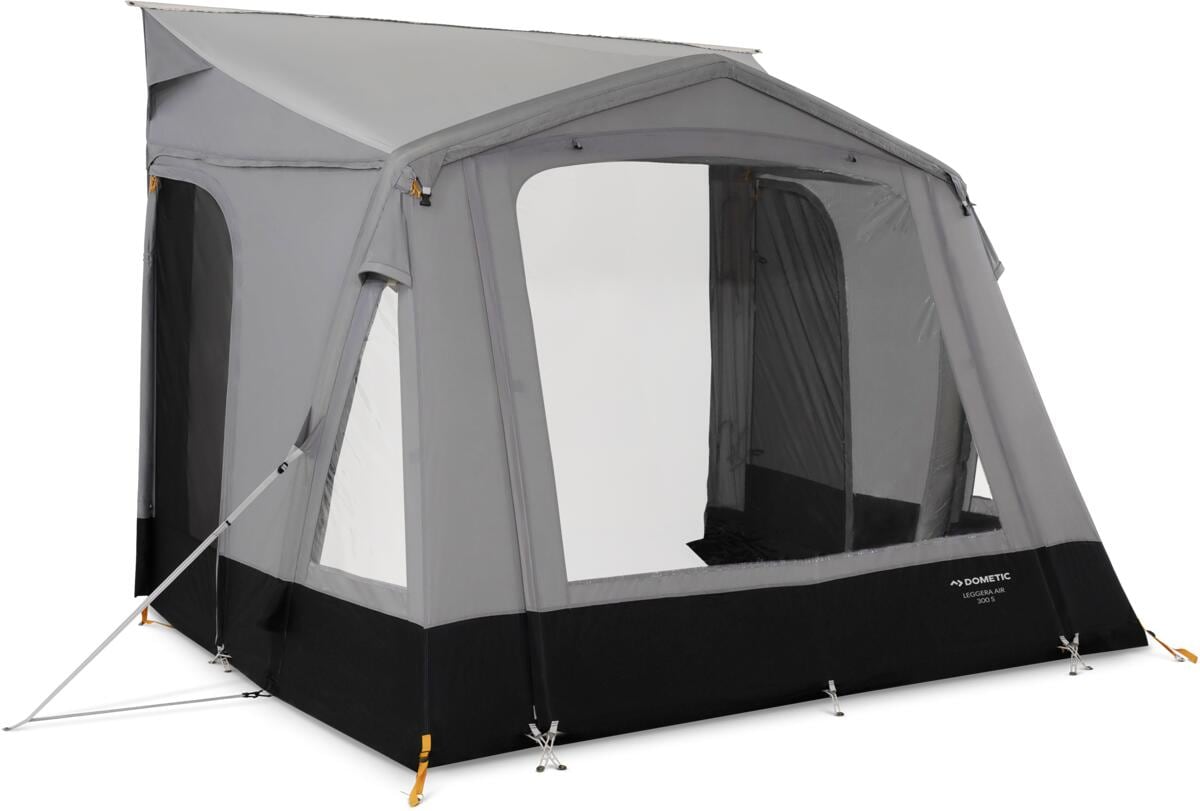 Montert Oppblåsbart fortelt Leggera AIR 300 S 300x240 cm svart på campingvogn