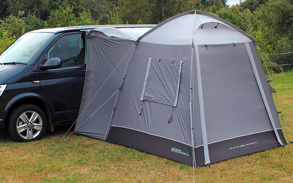 Forfra visning av Oppblåsbart fortelt Outhouse Handi Low 200x200 cm - Outdoor Revolution
