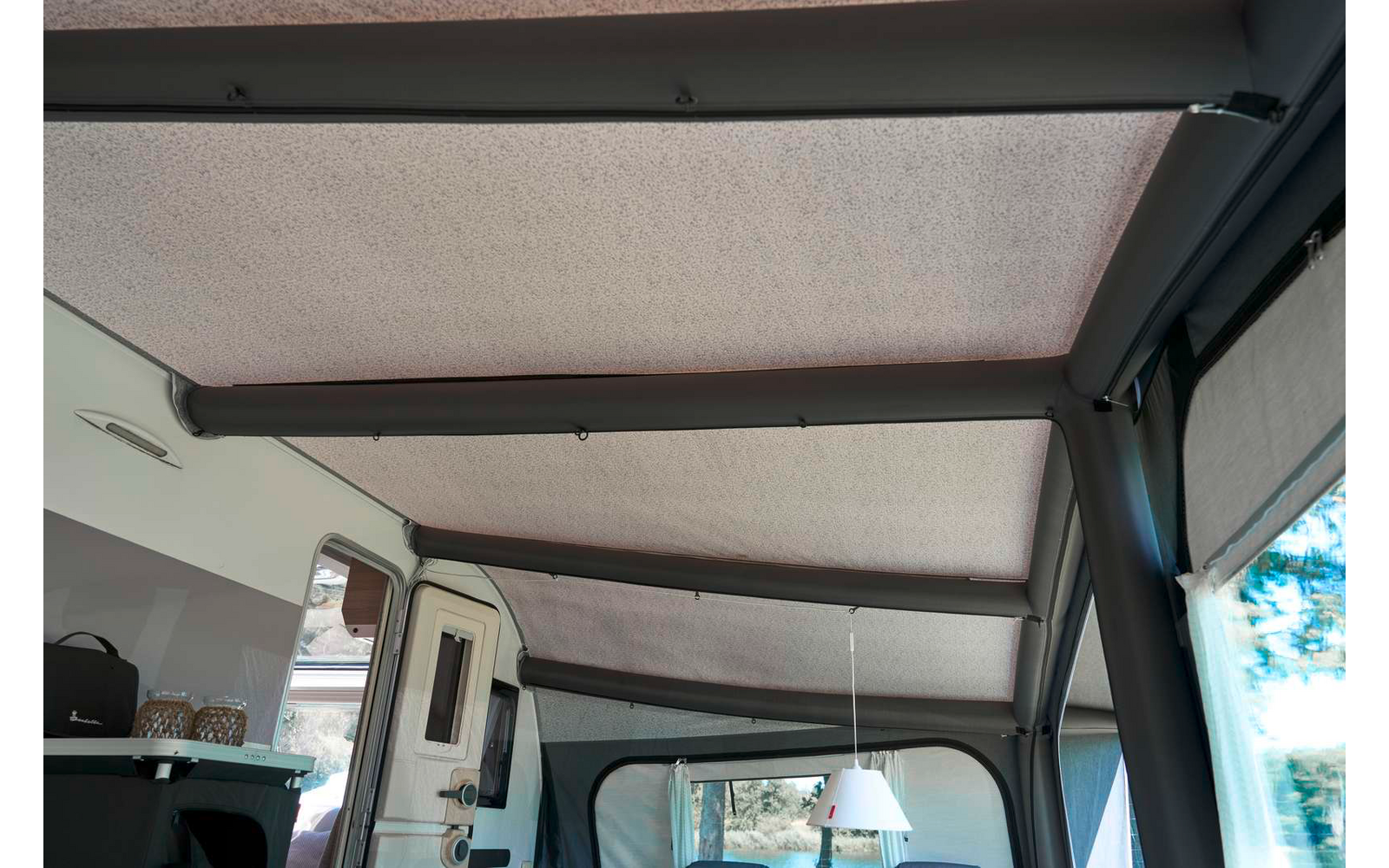 Bakside av Oppblåsbart fortelt Ventura Air Nova A VenTex 950 cm dybde 250 cm