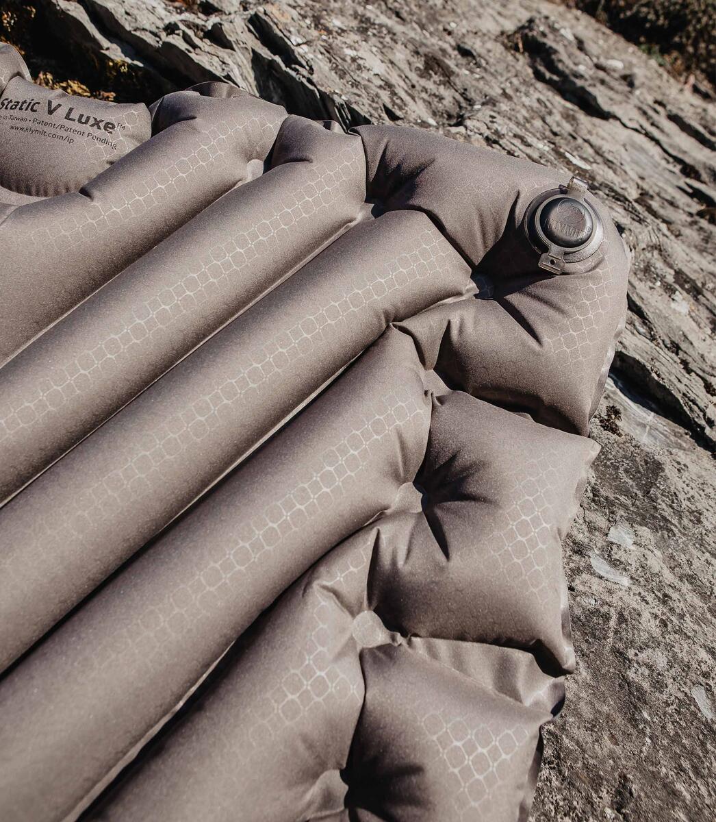 Nærbilde av stoff og materiale på Static V Luxe liggeunderlag