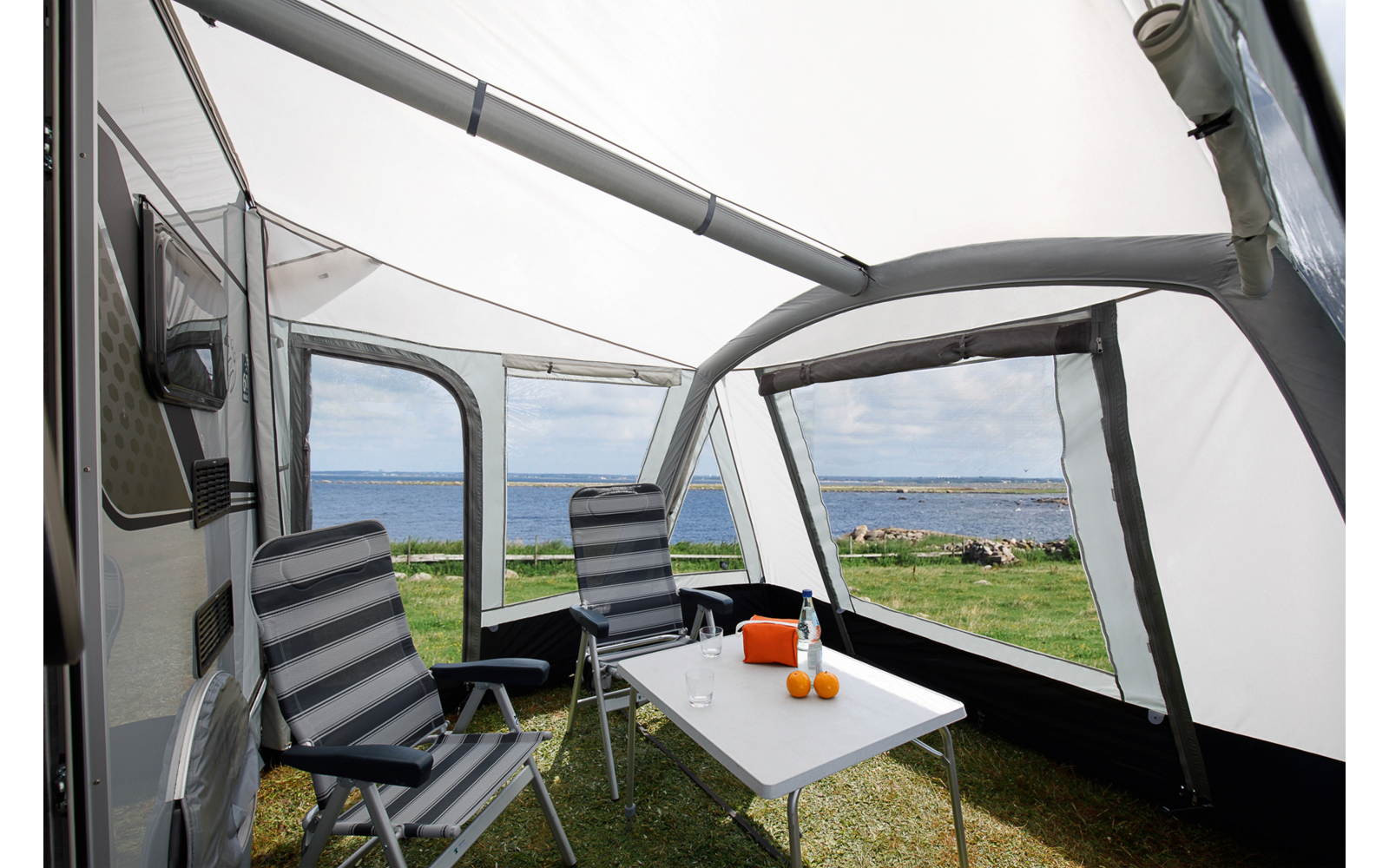Detalj av luftslange på Oppblåsbart reisefortelt Fortuna Air 300x280 cm