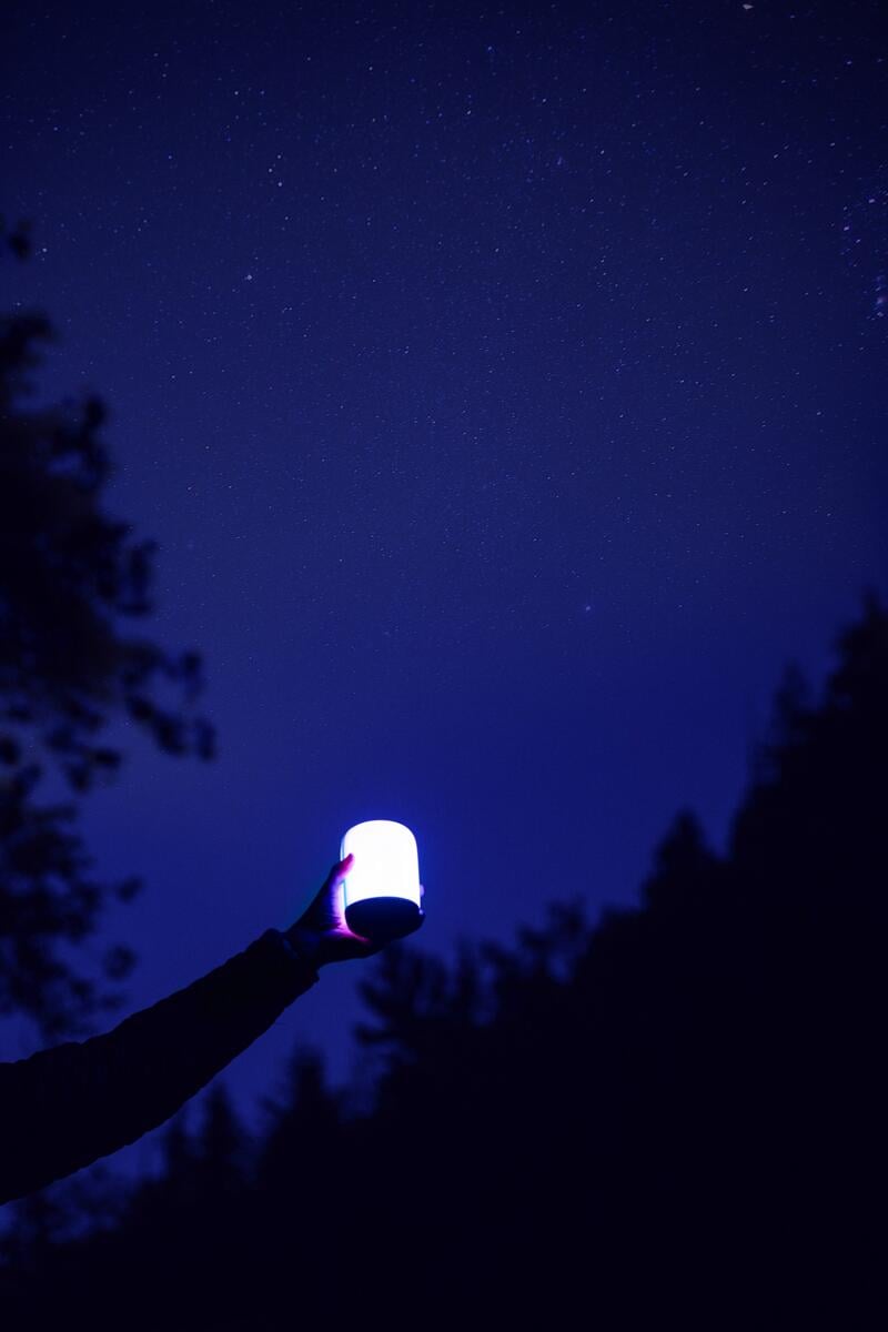 Oppladbar lanterne AlpenGlow med ChromaReal LED med USB-ladeport