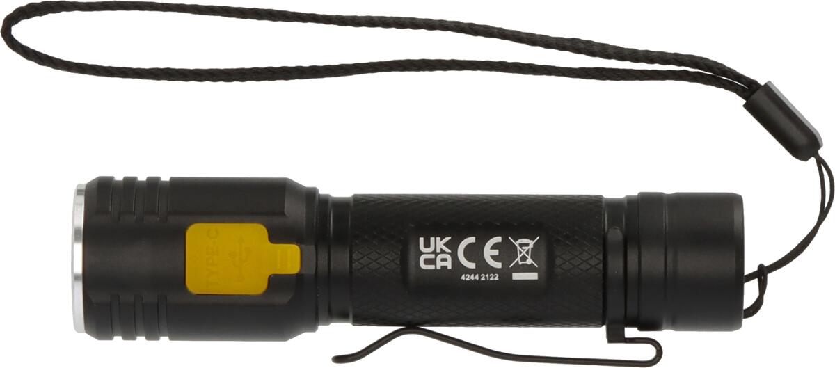 Detalj av USB-C ladeport på Oppladbar lommelykt LED TL410A 400lm 131m USB-C - Brennenstuhl