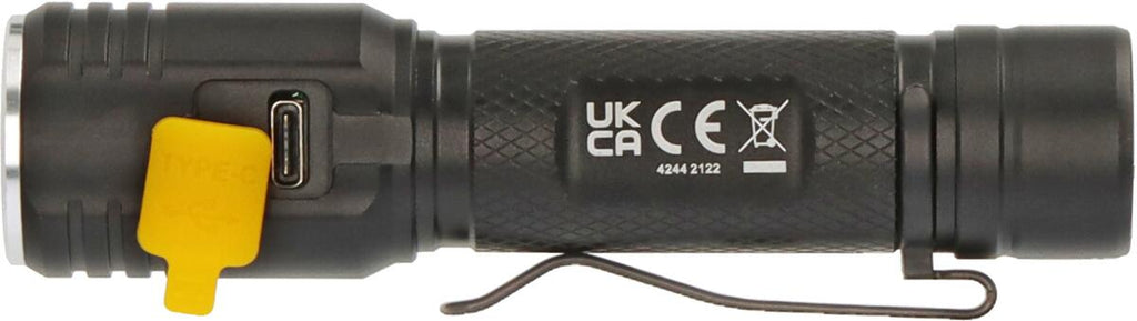 Oppladbar lommelykt LED TL410A 400lm 131m USB-C - Brennenstuhl montert på jakke