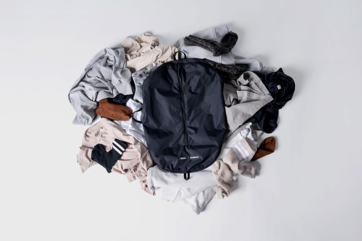 Pakkepose for skittentøy 30L 125g 50D nylon svart - Matador pakket sammen i pose