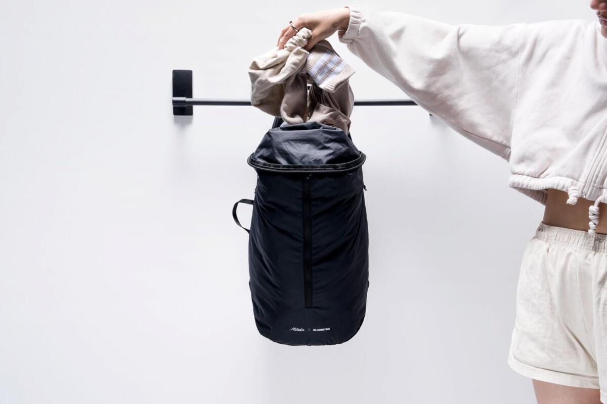 Håndtak på Pakkepose for skittentøy 30L 125g 50D nylon svart - Matador