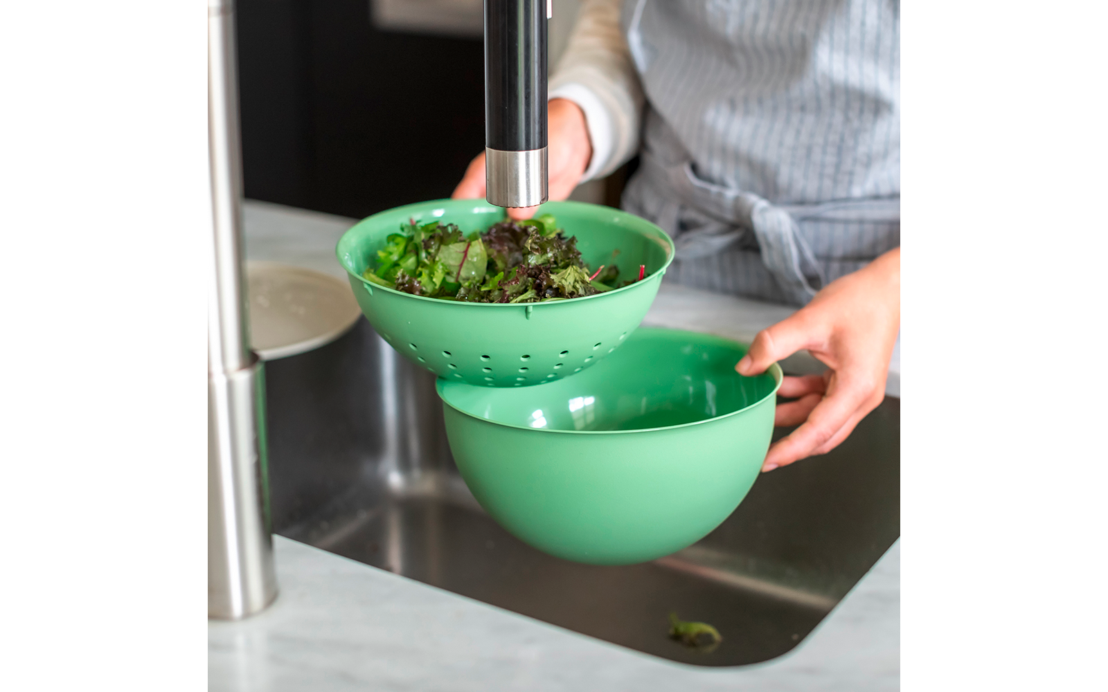 Baksiden av Palsby M bolle med hellekant 2 liter nature leaf green