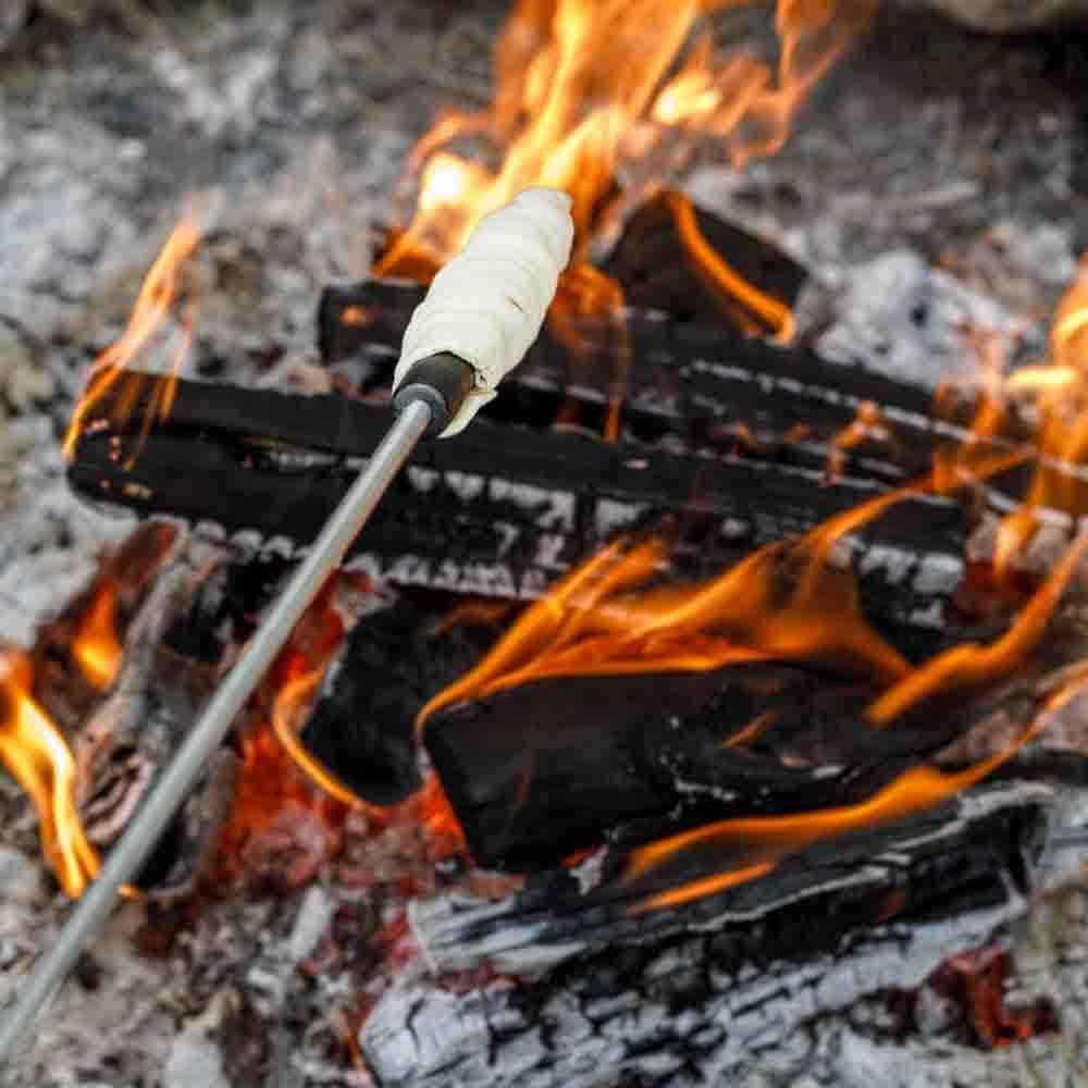 Pinnebrødspidd i støpejern justerbar 70-107 cm - Petromax treskaft nærbilde