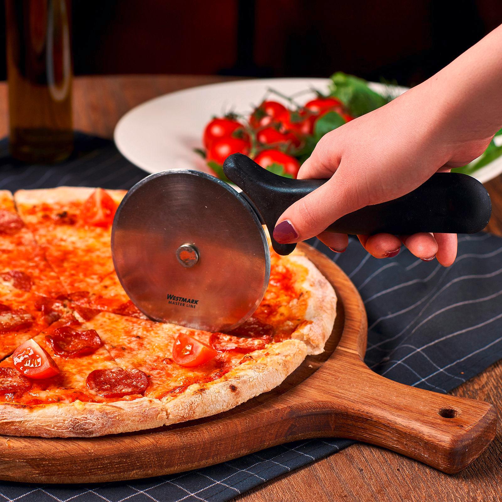 Pizzaskjærer Master Line ø 10 cm rustfritt stål Westmark forfra