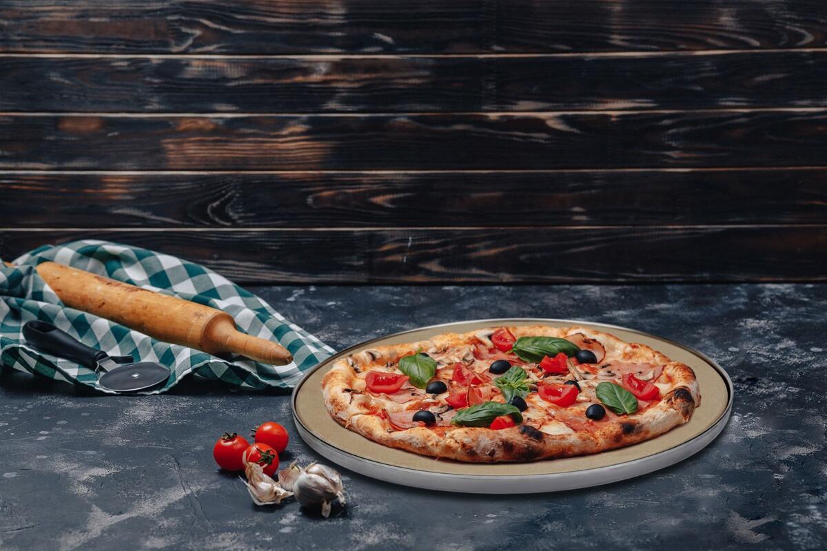 Pizzastein Pro 50 Ø36 cm med bæreveske montert på grill