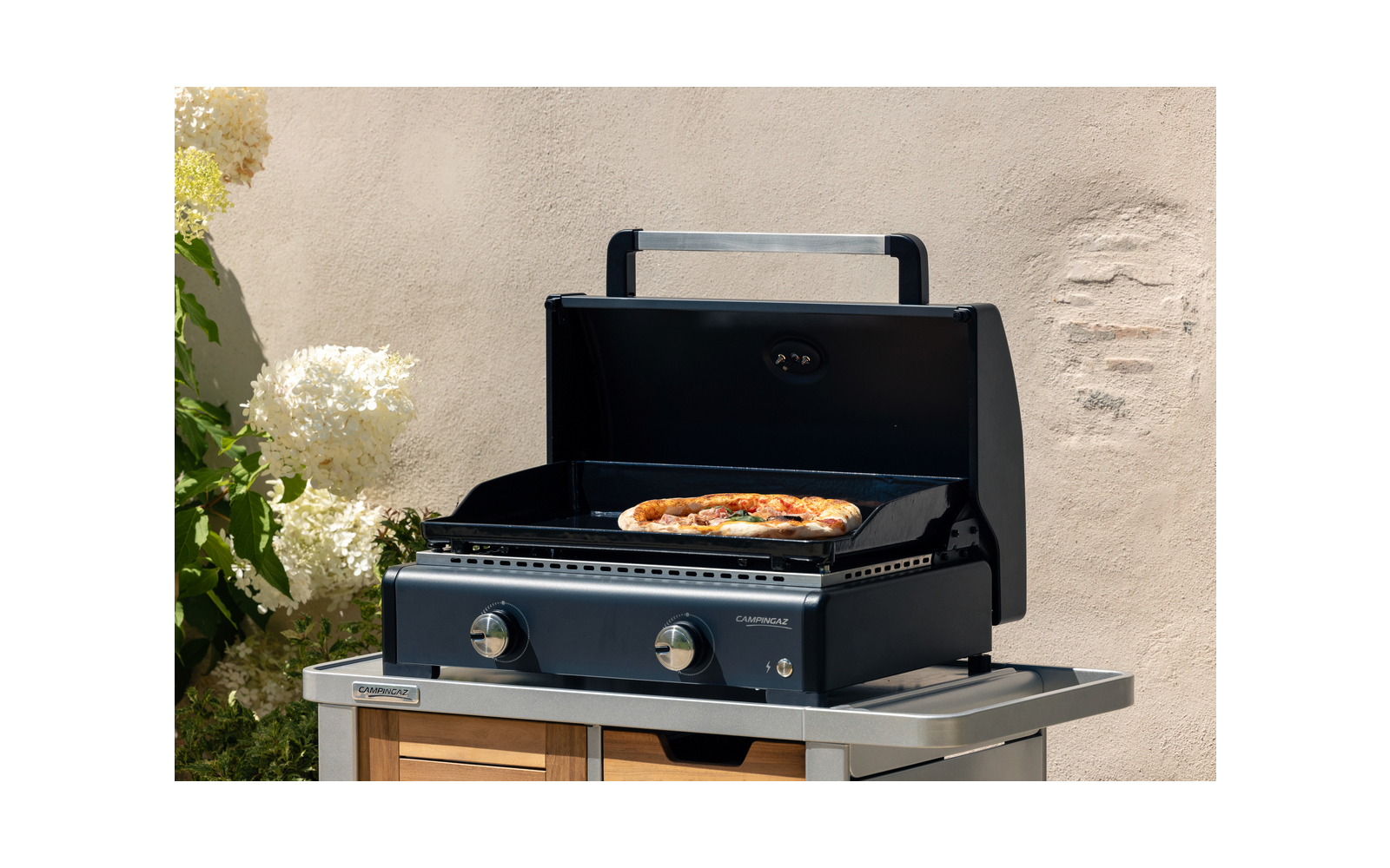 Detalj av grillflate på Plancha Sigma 2 Cook gassgrill 6 kW med lokk
