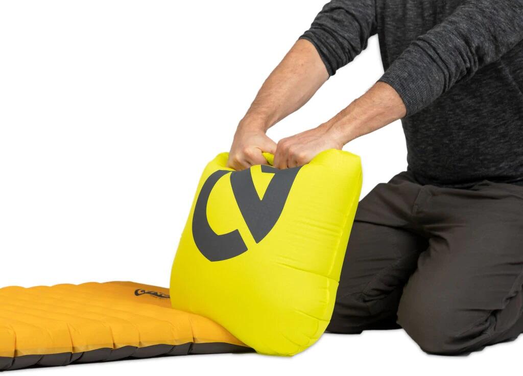 Pumpesekk Vortex polyester lemon green montert på madrass
