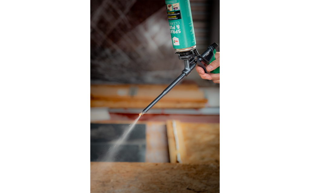 Detalj av spraydyse på PUR Cleaner rengjøringsspray for PU-skumpistol 500 ml - TEC7