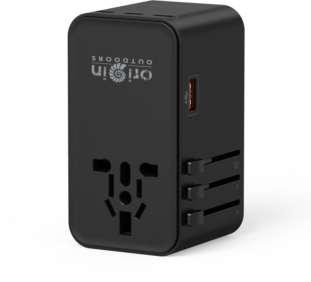 Reiseadapter GaN 160W med 4 USB-utganger for 200+ land montert i stikkontakt