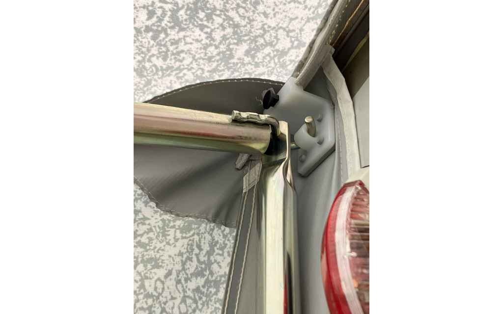Detalj av Reisefortelt Scandic 300 for Hobby Beachy 450 stålstang stoff og ramme