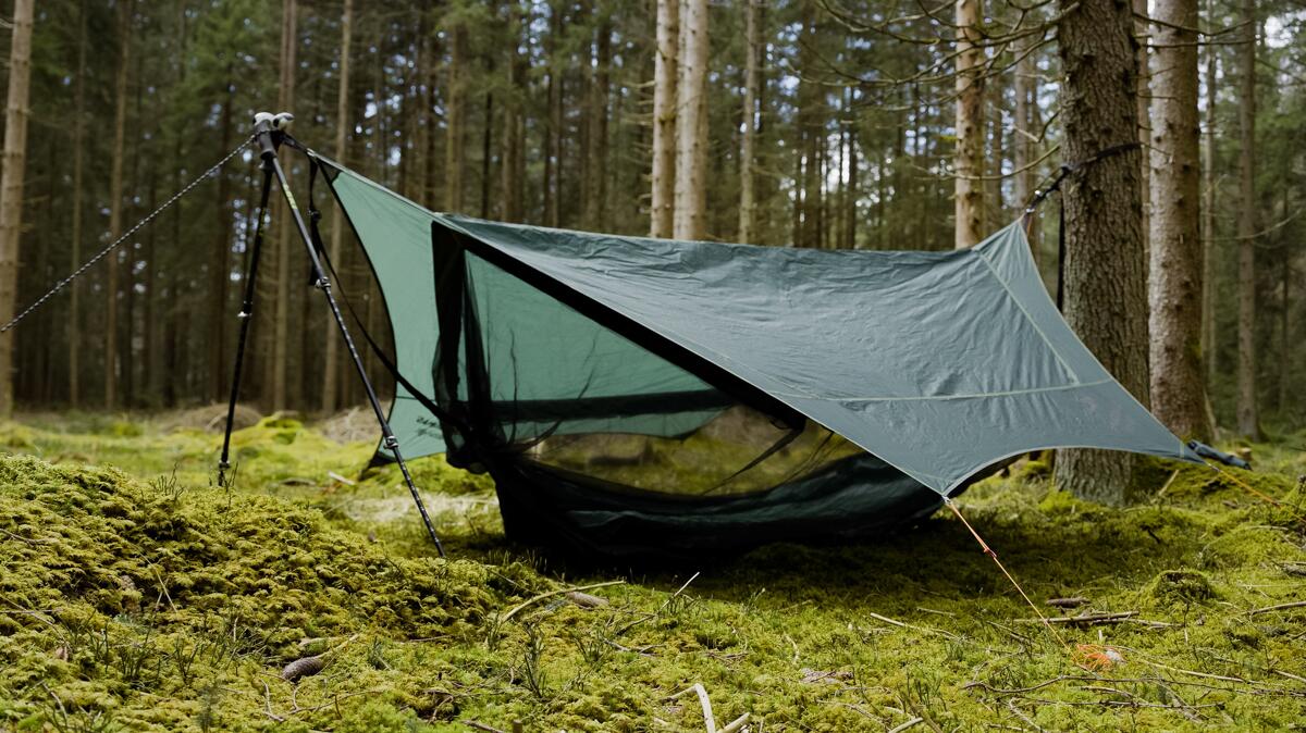 Reisehengekøye Traveller Camp med myggnett i grønt nylonmateriale