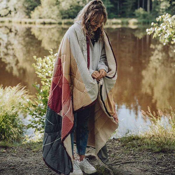 Detalj av CloudTouch fleece på Reisepledd 4-i-1 med CloudTouch fleece 203x137 cm - BUS-BOXX