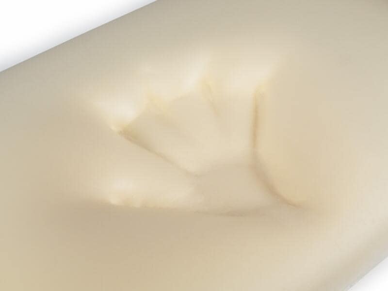 Nærbilde av stoff og memory foam i Reisepute med gelfylling og memory foam 60x40 cm - Camp4