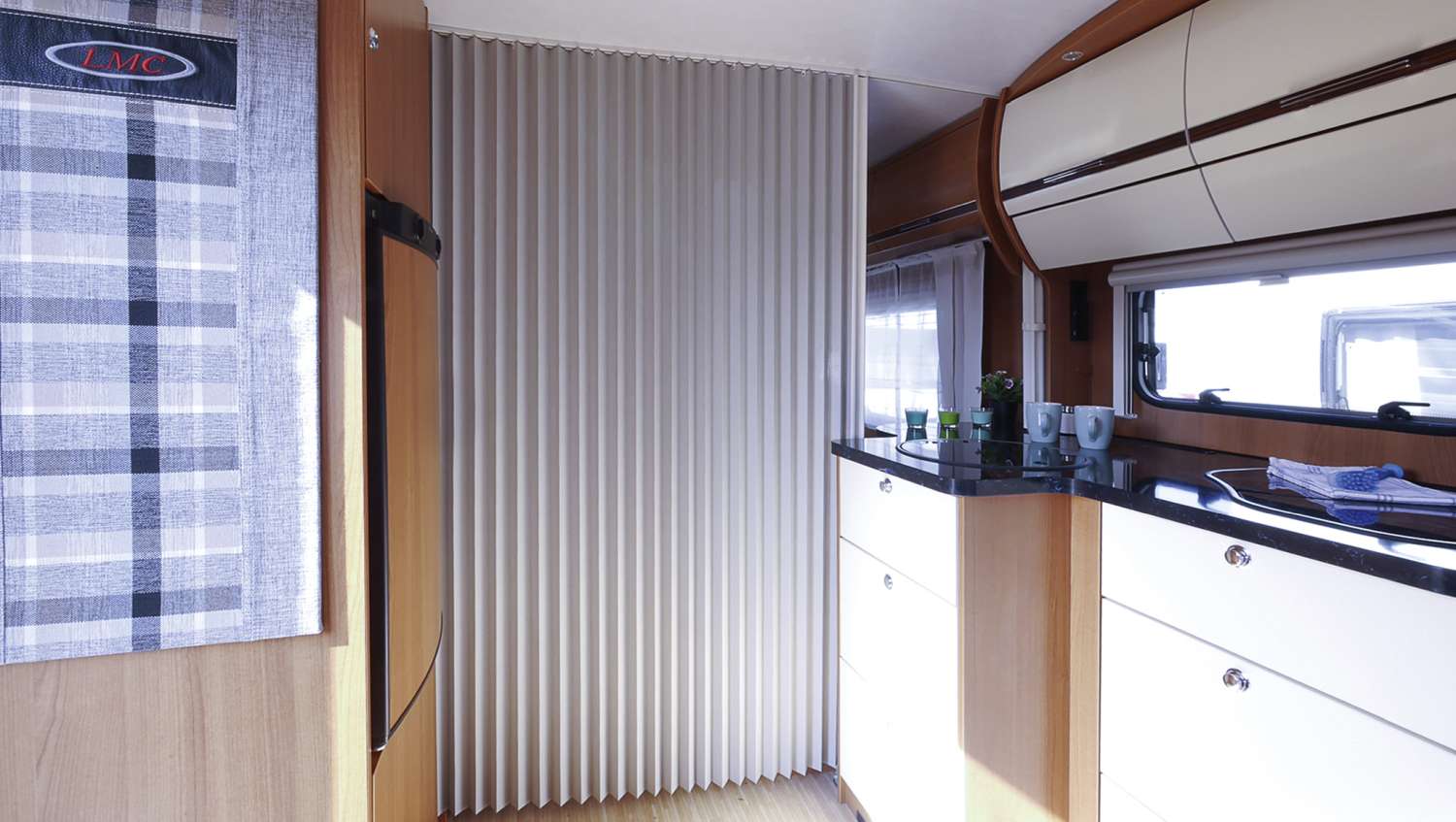 Remiform I fleksibel romdeler 800x1900 mm kremhvit front