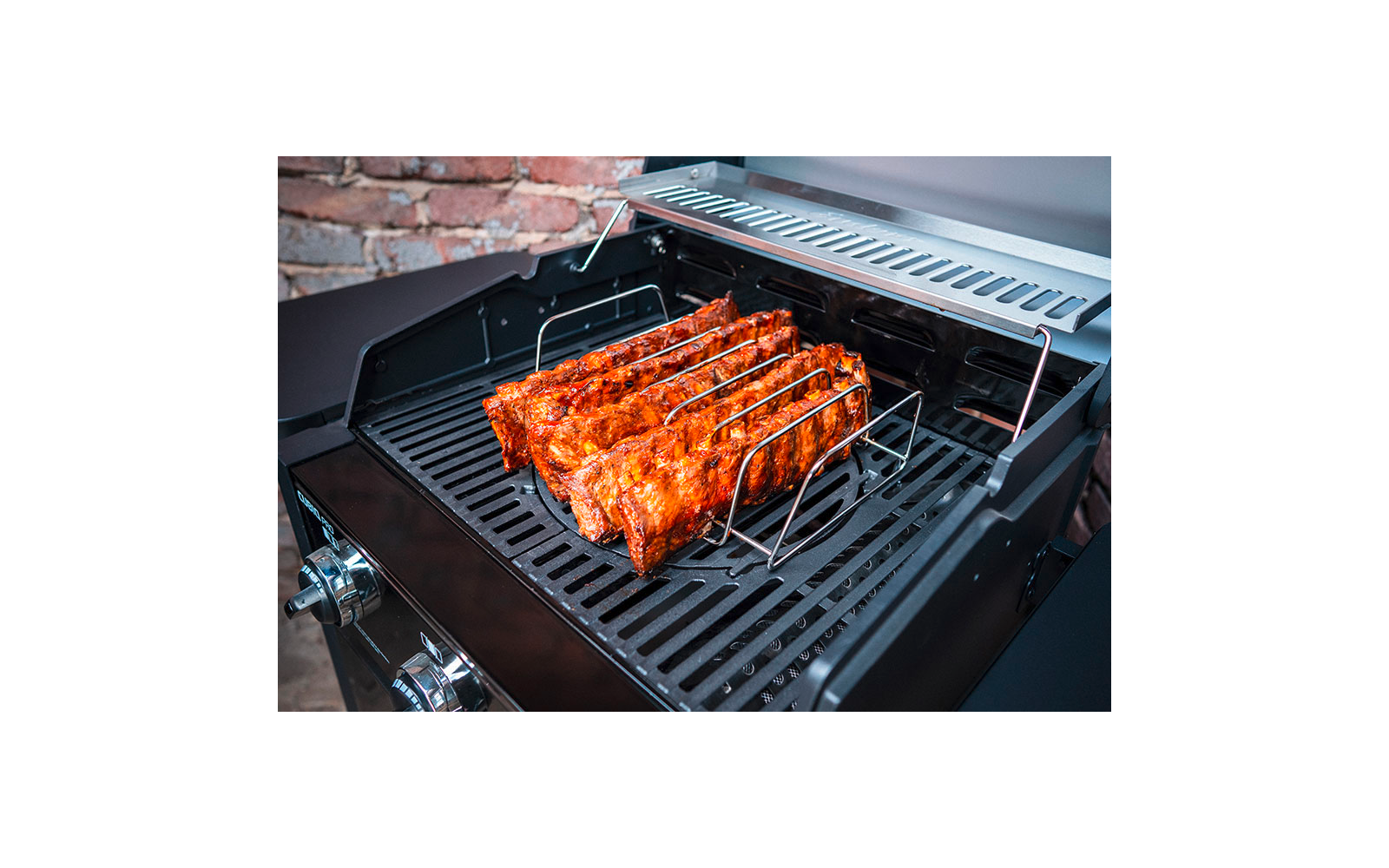 Ribbe- og stekeholder i rustfritt stål for 7 spareribs detalj
