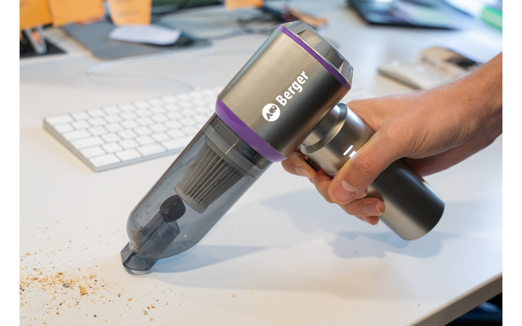 RoadDust håndstøvsuger med USB-C lading i bil