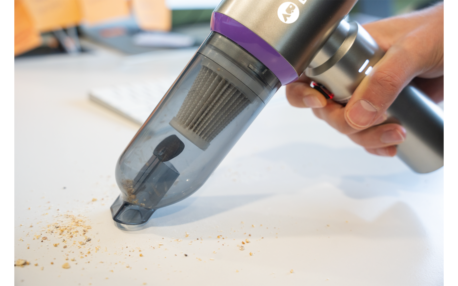 RoadDust håndstøvsuger med USB-C lading med åpen beholder