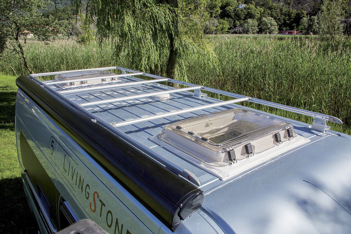 Roof Rail Ducato takreling Maxi XL 150 kg fra Fiamma montert på Fiat Ducato