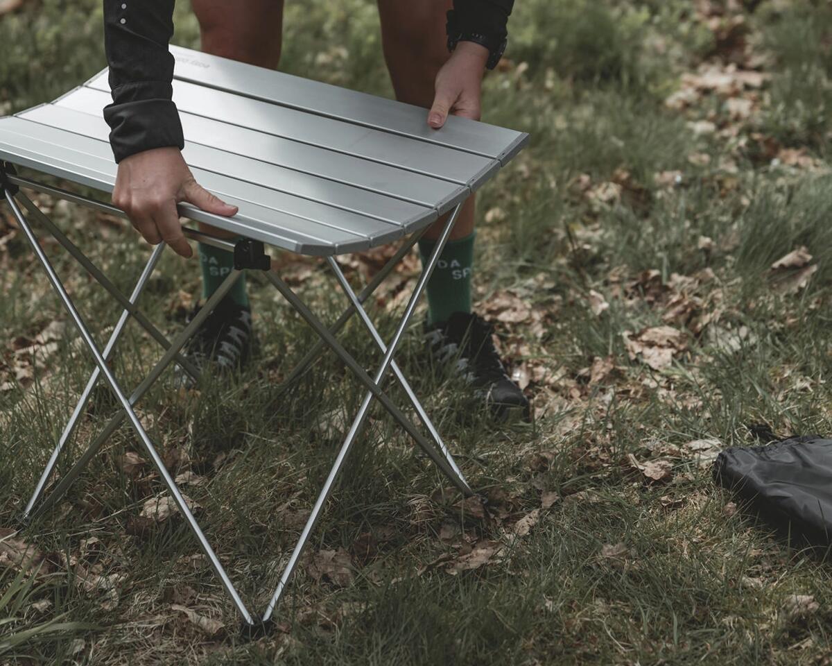 Montert Rullebord Blackthorn aluminium 56x41x46 cm på campingplass