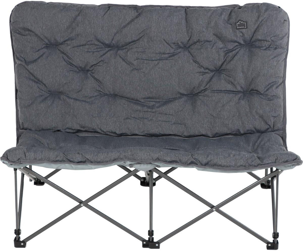 Sammenleggbar campingsofa Lindon Relax 2-pers 132x94 cm montert på gress
