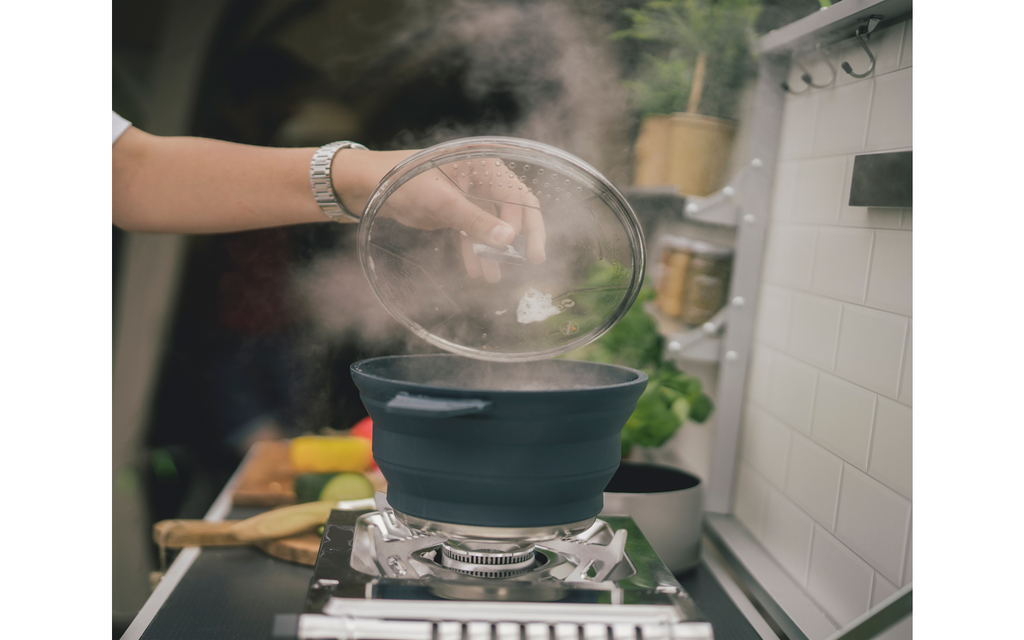 Nærbilde av bunn i rustfritt stål på sammenleggbar gryte Collaps Stew Pot 2,5 l rustfritt stål - Outwell