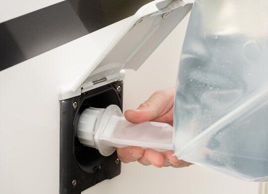 Detalj av tappekran på Sammenleggbar vannkanne Flatboy 10L