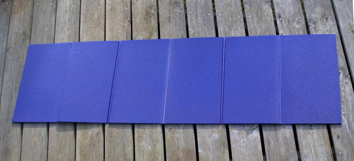 Sammenleggbart liggeunderlag 180x50x0,8 cm BasicNature pakket sammen