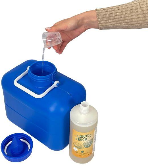 Sanitærtilsetning Liquid Fresh for urinbeholder 1 l - Trelino montert på campingutstyr