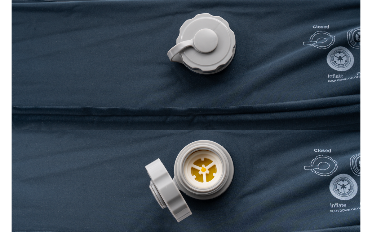 Selvoppblåsende liggeunderlag VelvetCloud 3D 200x73x10 cm 2,8 kg sammenrullet med kompresjonsstropper
