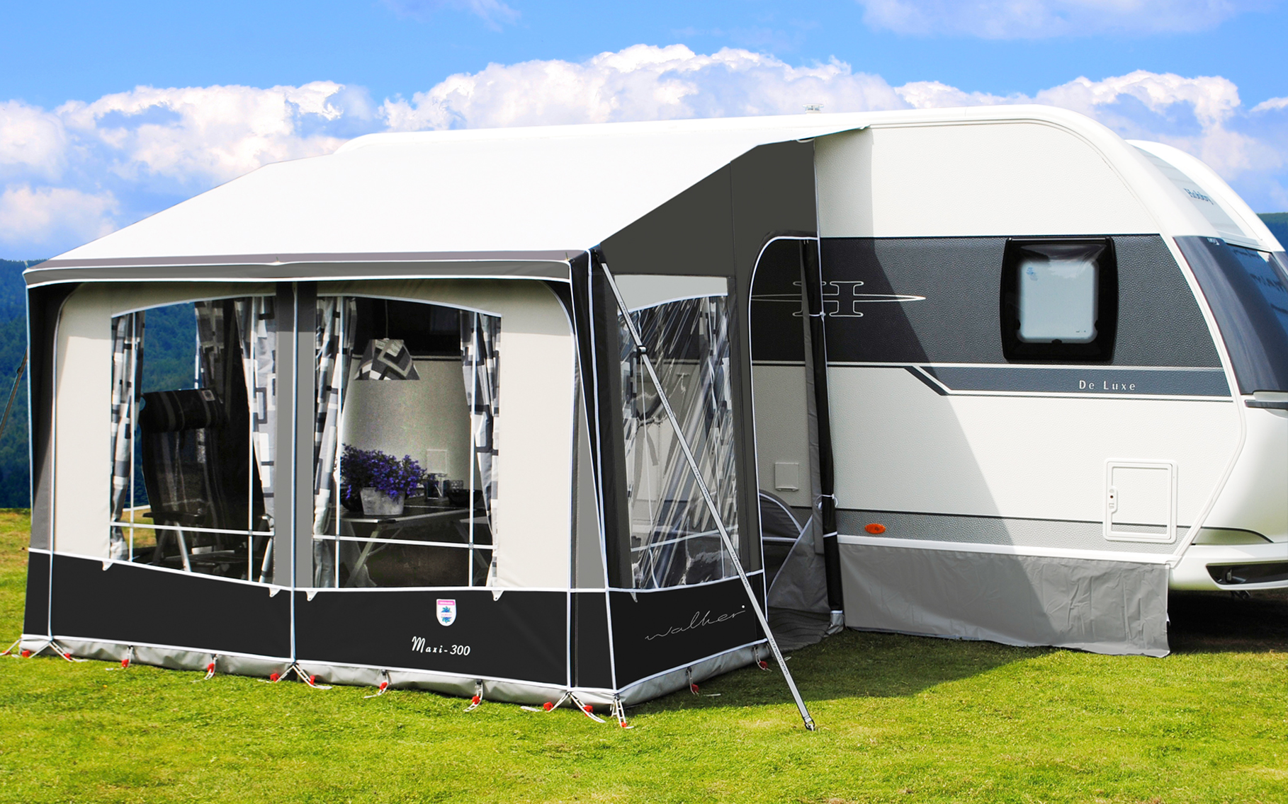 Sesongfortelt Maxi 300x235 cm aluminiumsstang Ten Cate montert i campingplass