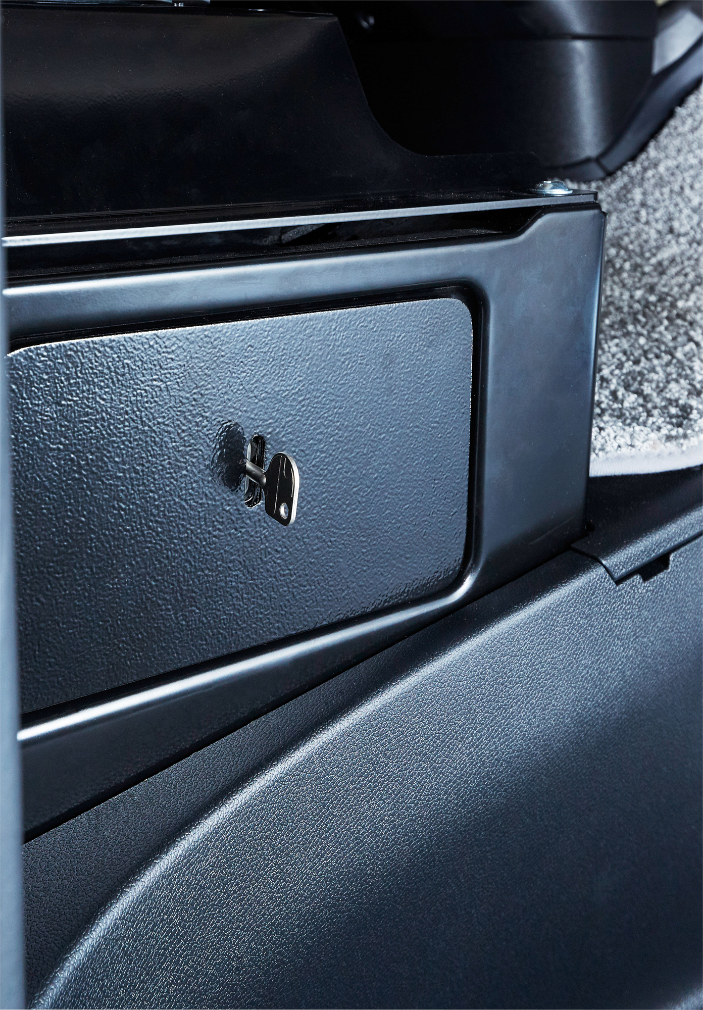 Setekonsollsafe med oppbevaringsboks for Mercedes Sprinter forfra