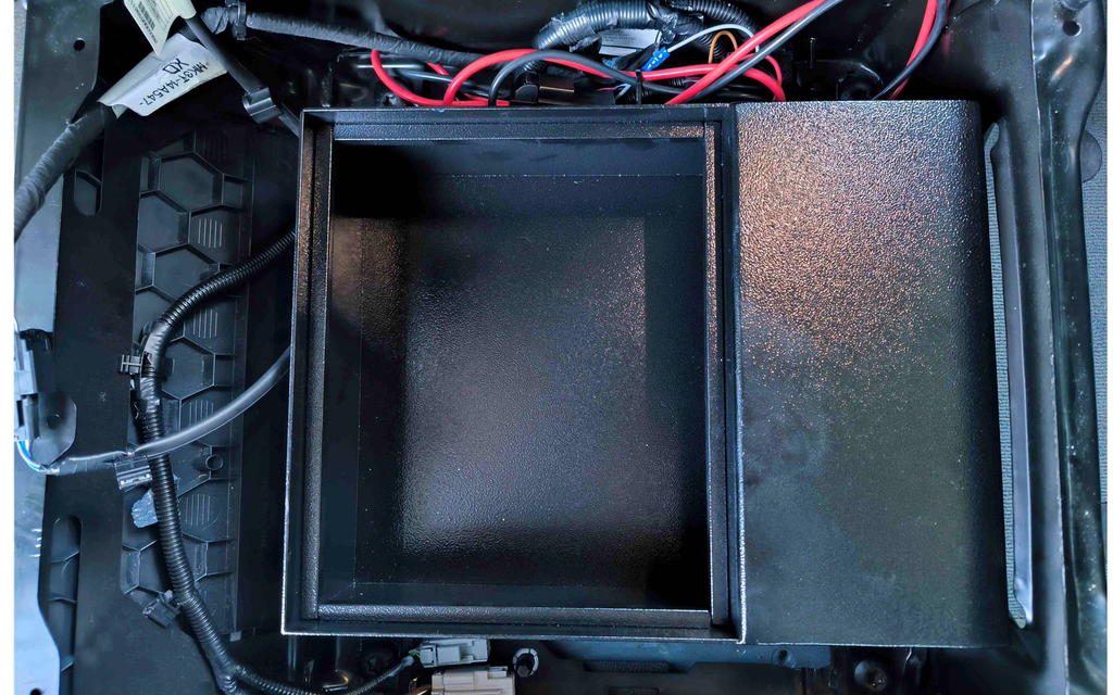 Setesokkel-safe for Ford Transit fra 2019, 10 kg svart forfra