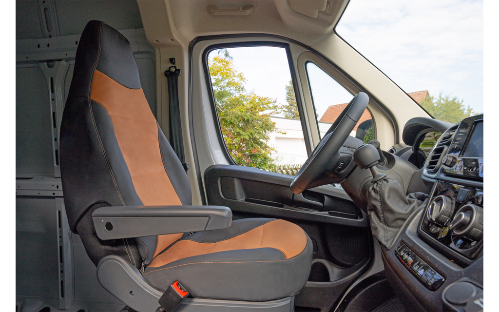 Setetrekk Imperial Cognac for Fiat Ducato kunstskinn montert i bil