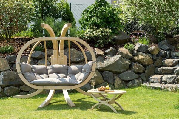 Sidebord Tavolino i grantre 86x42 cm montert ute