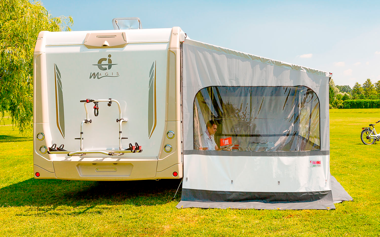 Sidevegg Caravanstore XL vannavvisende 240 cm - Fiamma forfra
