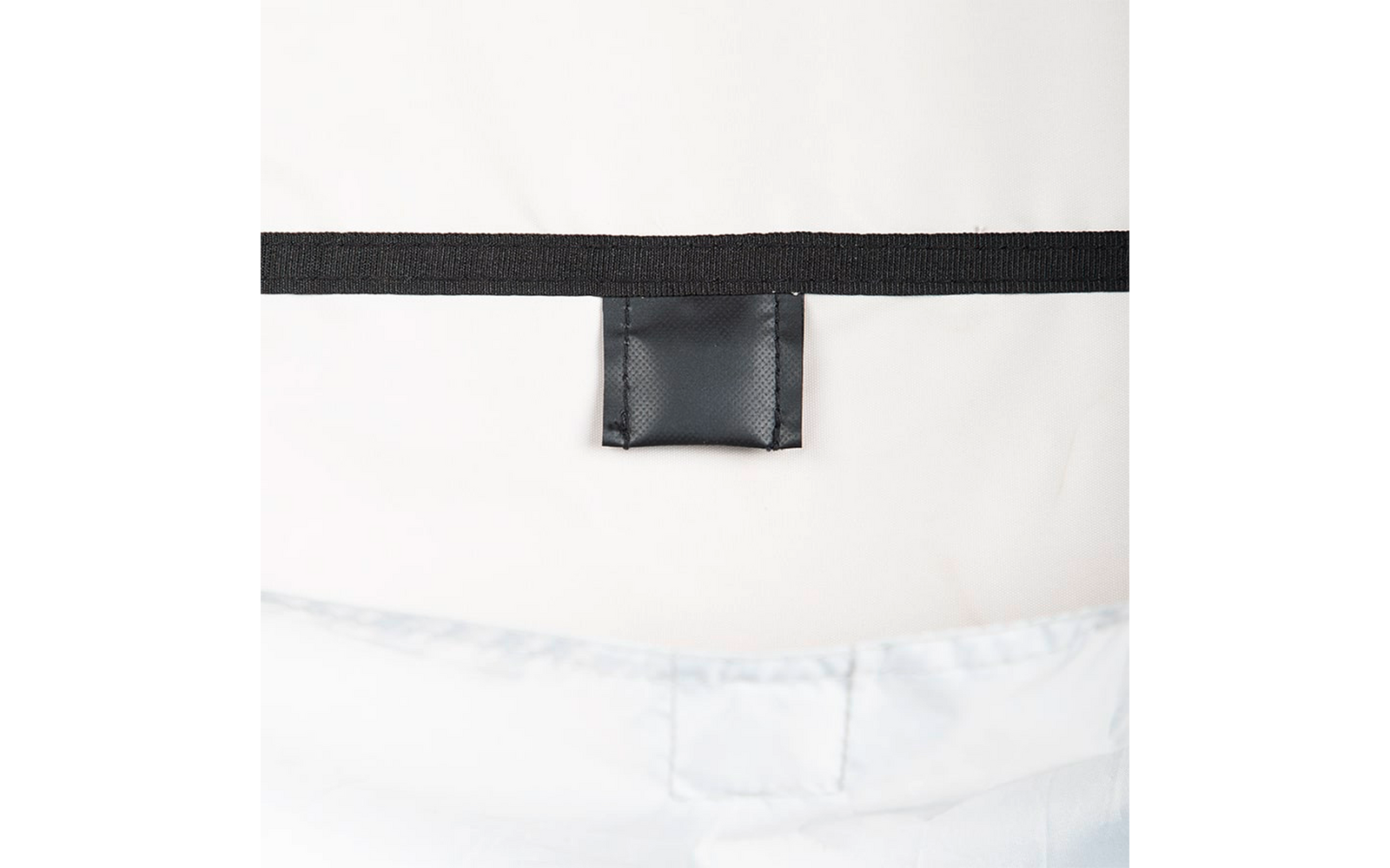 Detalj av stoff og vindu på sidevegg for markise Scala, polyester, høyde 225-244 cm - Travellife