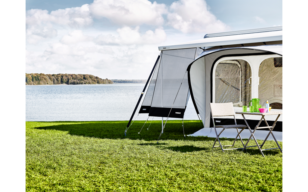 Kombinasjon av Sidevegg Sun Blocker G2 Side med Thule telt