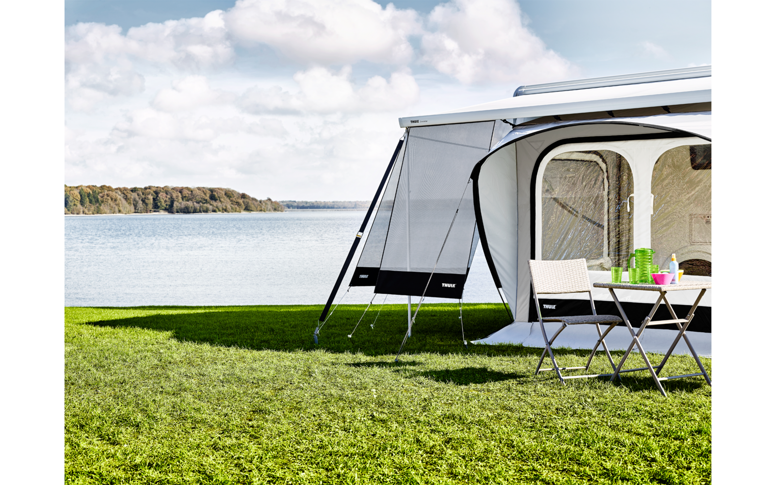 Kombinasjon av Sidevegg Sun Blocker G2 Side med Thule telt