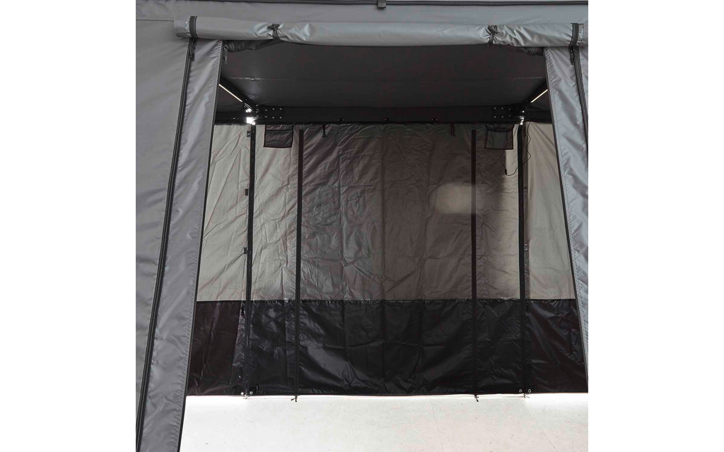 Montert Sideveggsett for Leaf 180° hekkmarkise 150 cm på camping